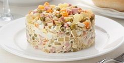 Recettes de salades traditionnelles du Nouvel An en Russie