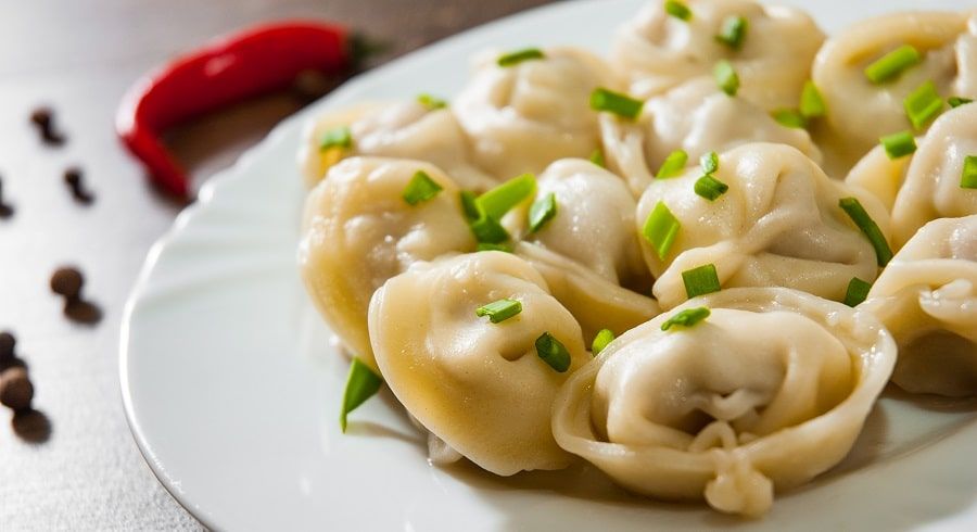 Les pelmeni ou ravioli russes
